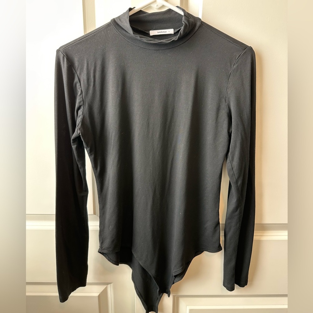 Sheiugu bodysuit women’s sz L black long sleeve snap closure GUC